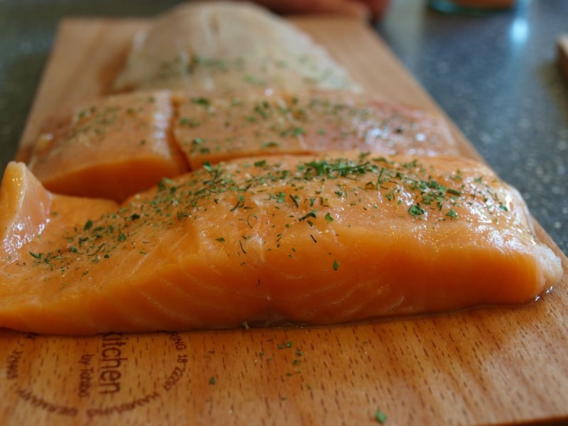 Poached Salmon with Dill and Lemon